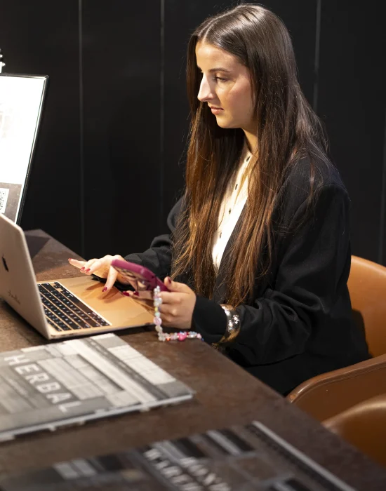 the-bigger-brand-team-at-work-01.webp