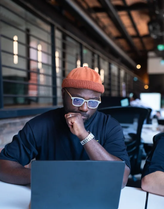 the-bigger-brand-team-at-work-03.webp